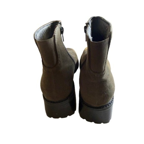Danelle Green Faux Suede Side Zip Lug Sole Ankle Boots Size 10 - Picture 4 of 5
